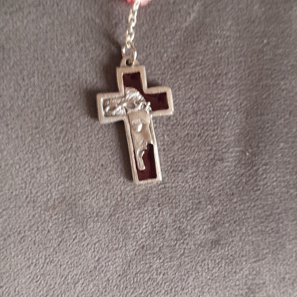 Red and White Crackle 8mm Sacred Heart Chaplet Rosary - Picture 4 of 6